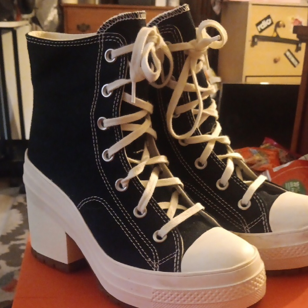 Converse Black and Eggret Lace-Up Platform Shoes